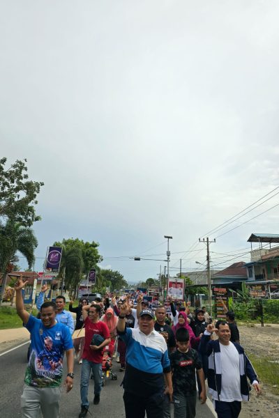 Gelar Jalan Santai dan Nobar, Massa Pro Perubahan Paluta Membludak 