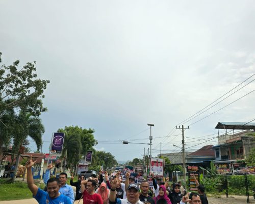 Gelar Jalan Santai dan Nobar, Massa Pro Perubahan Paluta Membludak 